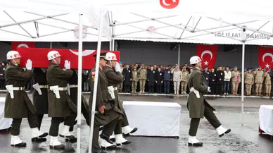 Bakan Güler ve TSK Komuta Kademesi şehit askerler için düzenlenen törene katıldı