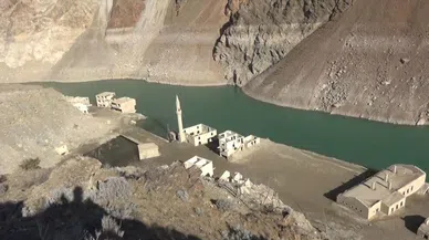 Baraj suları çekildi eski yerleşim yeri ortaya çıktı