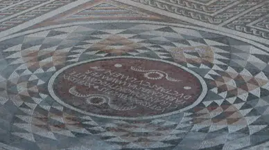 Bin 700 yıllık mozaiklerde üç boyutlu desenler
