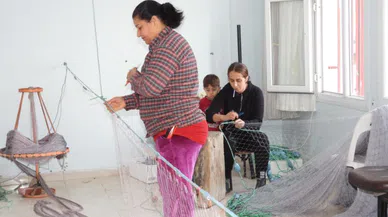 Depremzede kadınlar balıkçılık yaparak aile ekonomisine katkı sağlıyor