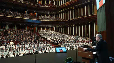 Erdoğan: ”Modernliği ve ilerlemeyi bir gardırobun iki kapağı arasına hapsettiler”