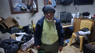 Hem maaşını alıyorlar hem de anne ve babalarına bakmıyorlar