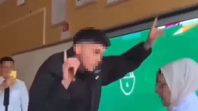 Öğretmene saygısızlık: TikTok videosu çektiler