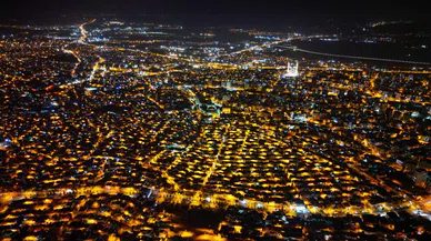 Kahramanmaraş’ın eşsiz gece manzarası dron ile görüntülendi