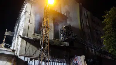 250 yıllık tarihi konak alev alev yandı