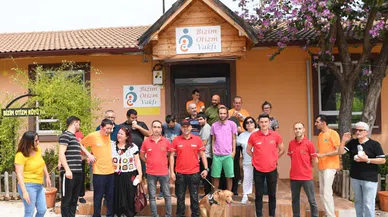 Özel öğrencilere, kurtarma köpeği eşliğinde terapi