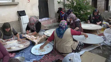 Akşener, gözleme yapan kadınlarla buluştu