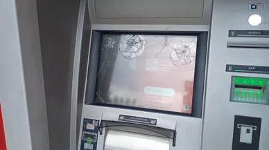 ATM’nin ekranına zarar verildi