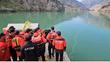 Kayıp genç jandarma su altı robotu ile aranıyor