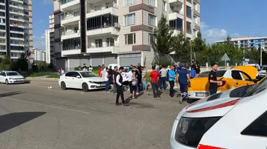 Ticari taksi otomobille çarpıştı: 5 yaralı