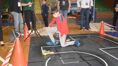 Yetenekli robotlar kıyasıya yarıştı