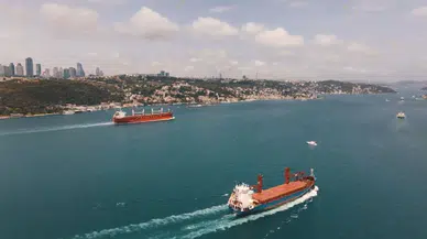 Boğazlardan geçen gemi sayısında yükseliş