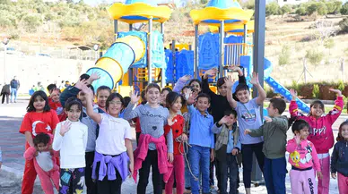 Dulkadiroğlu Belediyesi, Yenikent'e Yeni Çocuk Oyun Alanı Kazandırdı