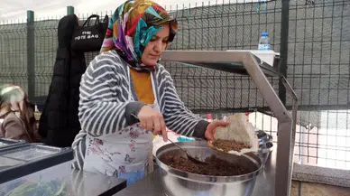 Evde yaptığı yemekler geçim kaynağı oldu