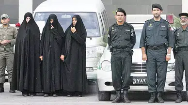 İran’da ahlak polisinin darp ettiği genç kız hayatını kaybetti