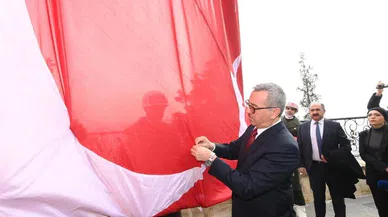 İstiklal Madalyası Şanlı Bayrağımızda Dalgalandı