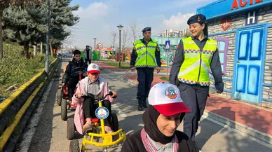 Jandarmadan Öğrencilere Trafik Eğitimi