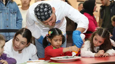Kahramanmaraşlı çocuklar, KİÜ Gastronomi öğrencileri eşliğinde pasta süsledi