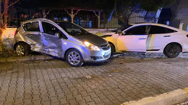 Otomobiller çarpıştı sürücüler yaralı