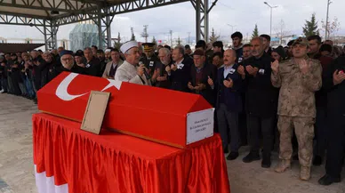 Rahatsızlanarak hayatını kaybeden asker son yolculuğuna uğurlandı