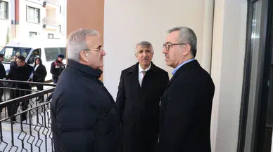 Münir Karaloğlu Kahramanmaraş'ta hazır olan afet konutlarını inceledi