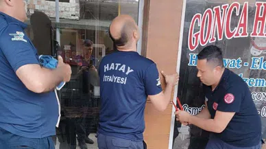 Boruya sıkışan yavru kedi, itfaiye ekipleri tarafından kurtarıldı