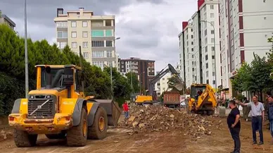 Yirmiikigün Mahallesinde hummalı yol çalışması