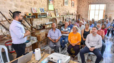 Mersin'de üreticiler bilinçlendiriliyor