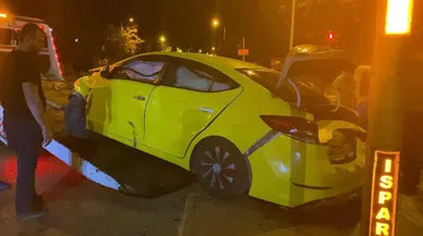 Ticari taksi ile otomobil çarpıştı: 3 yaralı