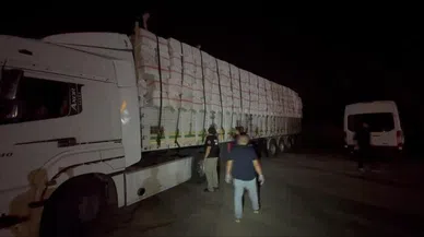 Saman balyaları arasında 35 kilo esrar ele geçirildi