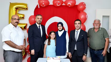 Başkan Toptaş'ın Şehit Kızına Sürpriz Doğum Günü Kutlaması