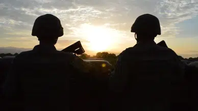 1 terörist Hudut Kartalları’na teslim oldu