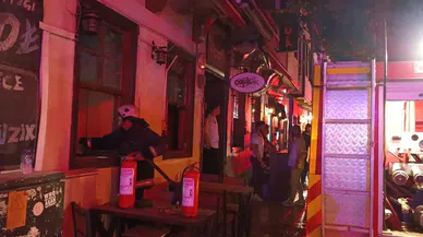 Eğlence mekanında çıkan yangın büyümeden söndürüldü
