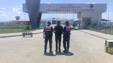 2 ayrı suçtan hapis cezasıyla aranan şahsı jandarma köyde yakaladı