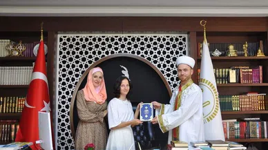 Anne ve kızı Alanya'da müslüman oldu