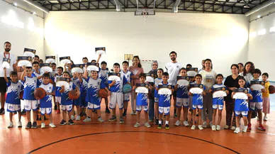 Seyhan Belediyesi yaz spor okullarında 2 bin çocuğa sertifika verildi