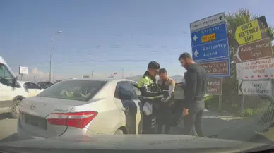 Korna tartışmasıyla başlayıp, yol verme tartışmasıyla devam eden olayda polis memuruna soruşturma