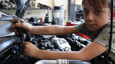 Oto sanayi sitesinin küçük ustası