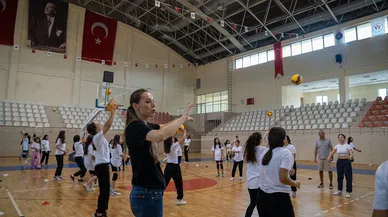 Eda Erdem Kahramanmaraş’ta genç sporcularla buluştu