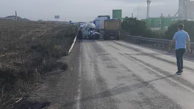 İşçi servisiyle kamyon çarpıştı: 3 ölü, 7 yaralı