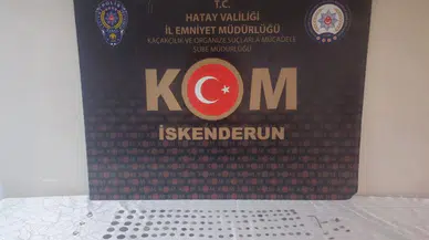 Polisin durdurduğu araçta çok sayıda sikke ve tarihi eser ele geçirildi