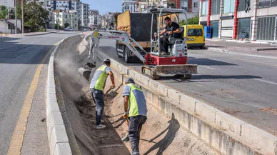 Su taşkını riskine karşı Kepez'de kanallar temizleniyor