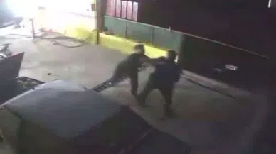 Kendilerini Uyaran Polislere Saldırdılar