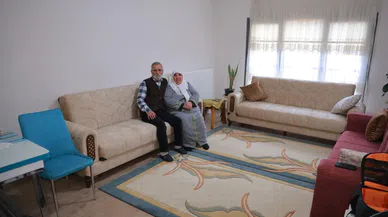 Yeni Yuvasına Kavuşan Depremzede: "Biz Evsiz De Kalabilirdik Ama Vatansız Olamayız"