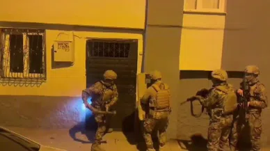Silah ve Mühimmat Taciri Şebeke Çökertildi: 45 Şüpheliden 15'i Tutuklandı, 54 Ruhsatsız Silah 803 Mermi Ele Geçirildi
