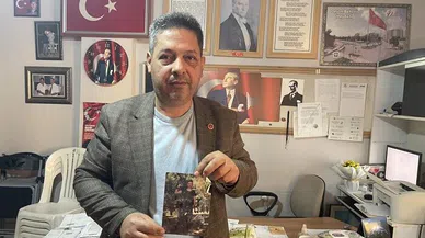 Mahalle Muhtarı Enkazdan Çıkan Hatıraların Sahiplerini Arıyor