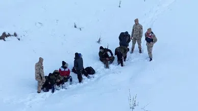 Sosyal Medya Paylaşımından Yola Çıkan Ekipler Kaçak Göçmenleri Yakaladı