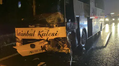 Otoyol’da feci ölüm: Yola reflektör koyarken otobüs çarptı