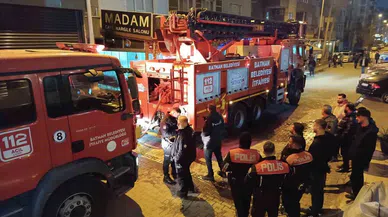 Evini ateşe verip komşularından yardım istedi