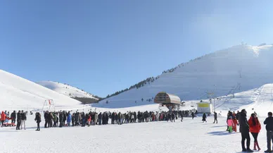 Yedikuyular Kayak Merkezi, Hafta Sonu 15 Bin Ziyaretçiyi Ağırladı